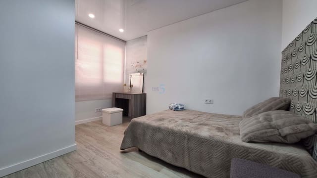 3 chambre Appartement à vendre à Torrevieja - 230 000 € (Ref: 9916336)