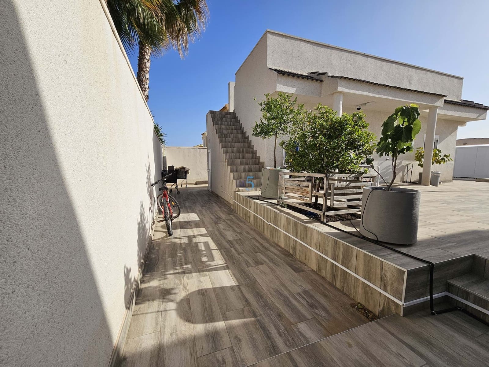 4 slaapkamer Villa te koop in Ciudad Quesada met zwembad - € 460.000 (Ref: 9918830)