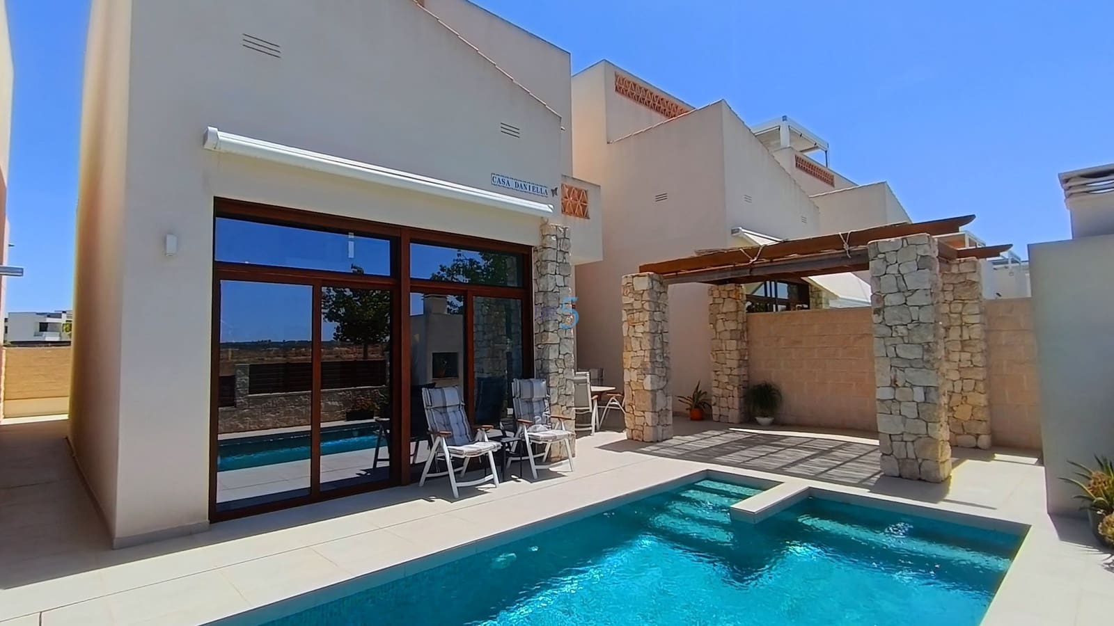 3 soveværelse Villa til salg i Benijofar med swimmingpool - € 429.500 (Ref: 9919027)