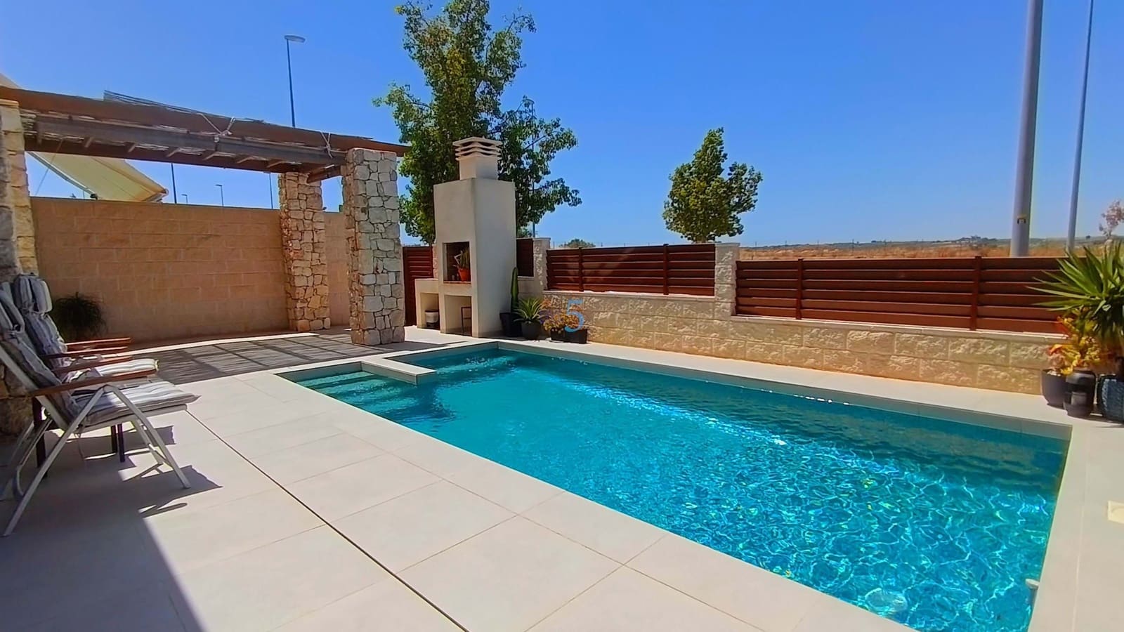 3 soveværelse Villa til salg i Benijofar med swimmingpool - € 429.500 (Ref: 9919027)
