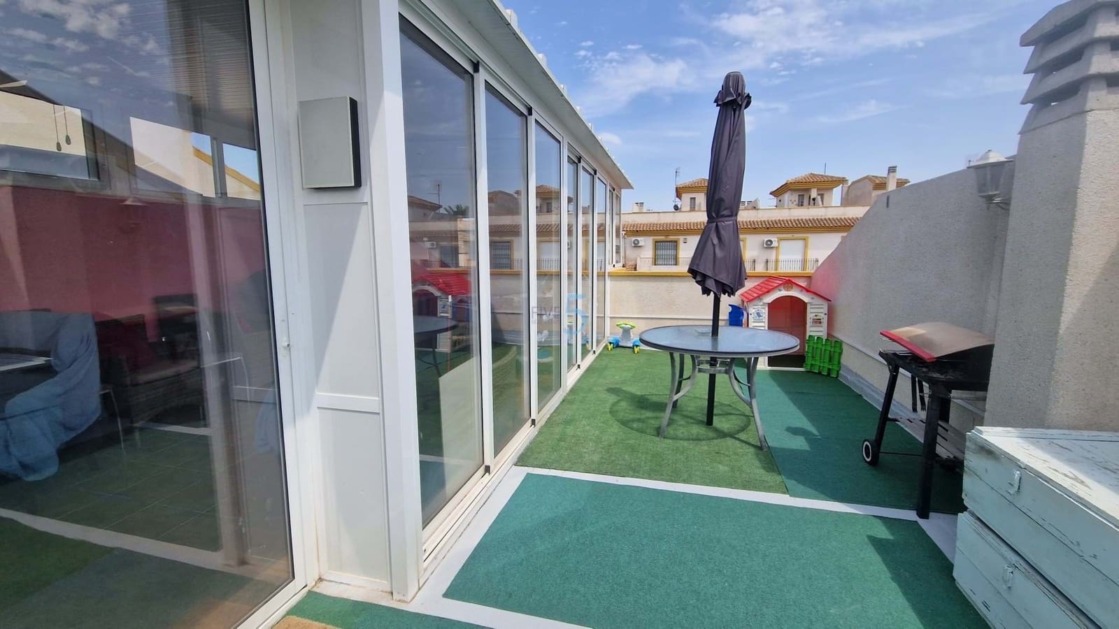 3 soverom Hus til salgs i Daya Nueva med svømmebasseng - € 162 500 (Ref: 9919028)