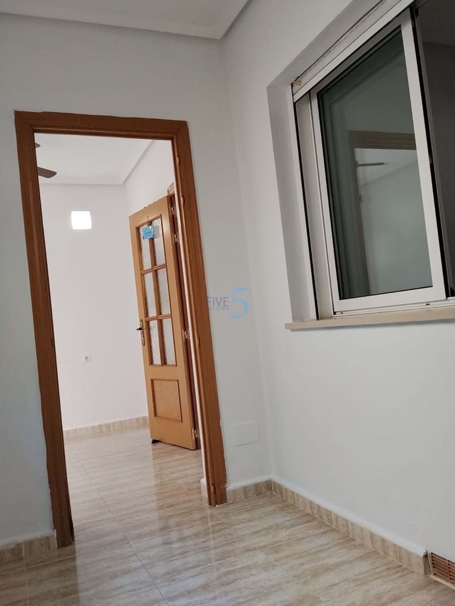 3 soverom Hus til salgs i Daya Nueva med svømmebasseng - € 162 500 (Ref: 9919028)