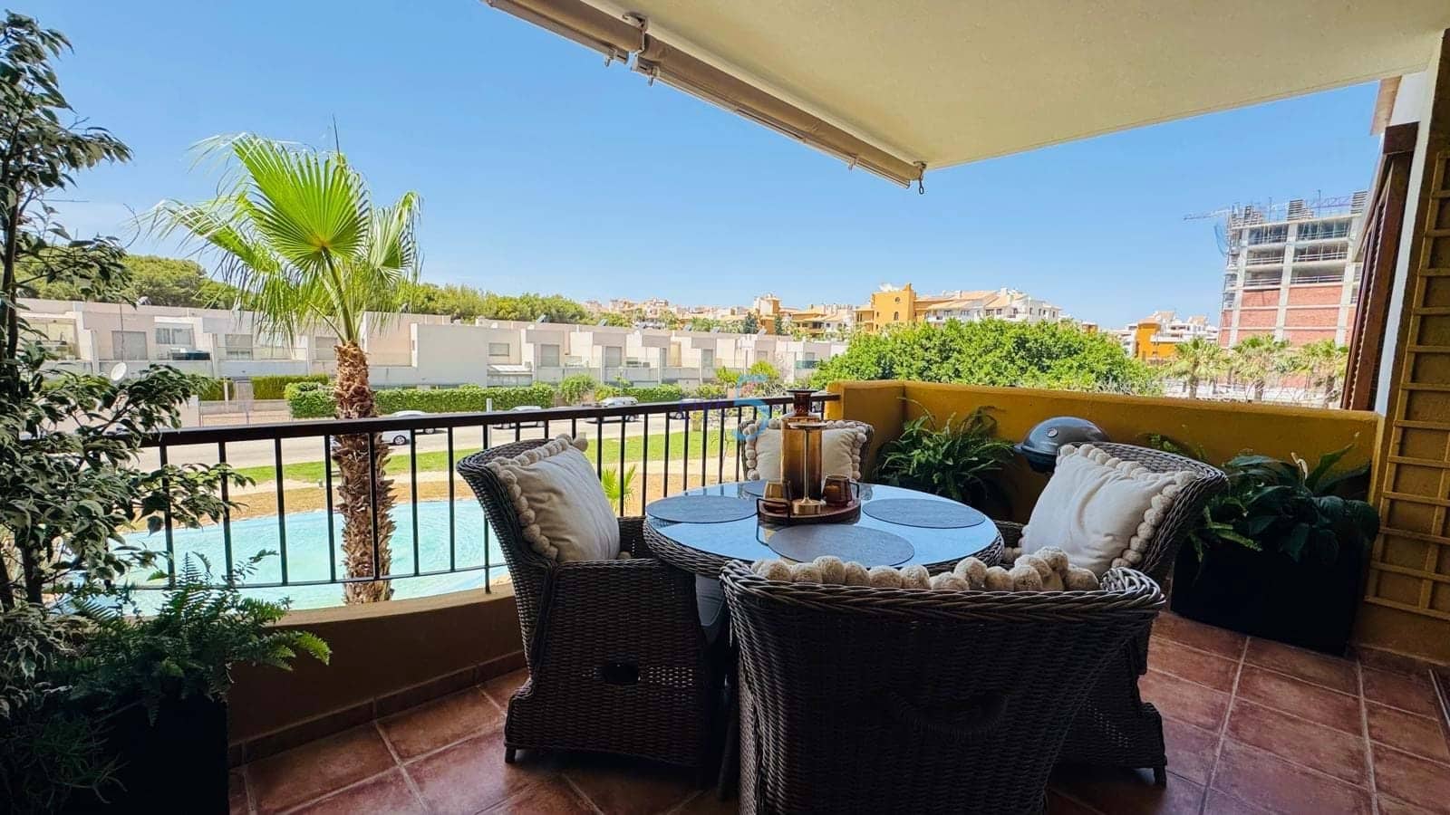 2 makuuhuone Huoneisto myytävänä paikassa Orihuela Costa mukana uima-altaan 
autotalli - 379 900 € (Ref: 9921324)