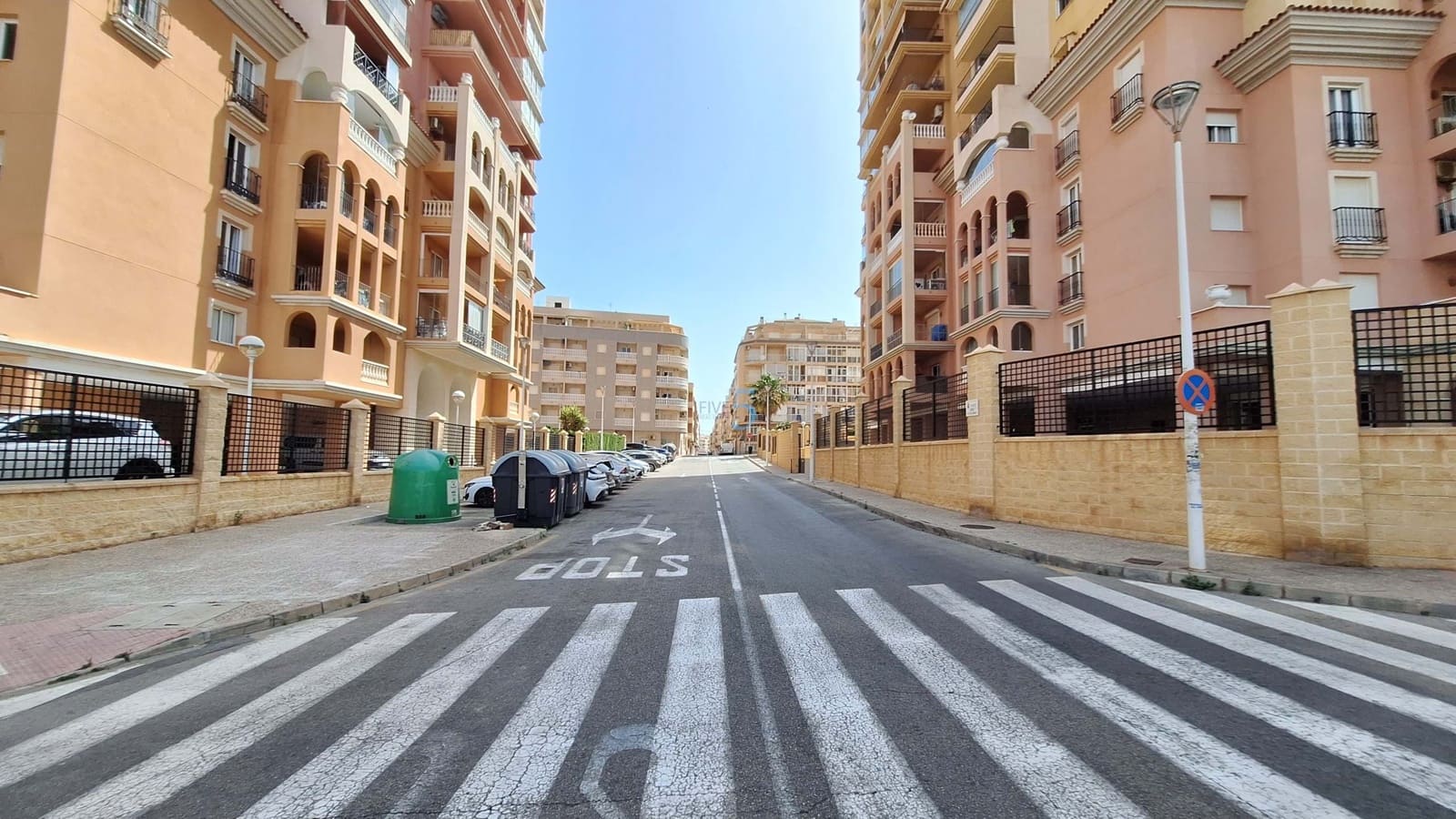 Studio à vendre à Torrevieja - 85 000 € (Ref: 9921426)