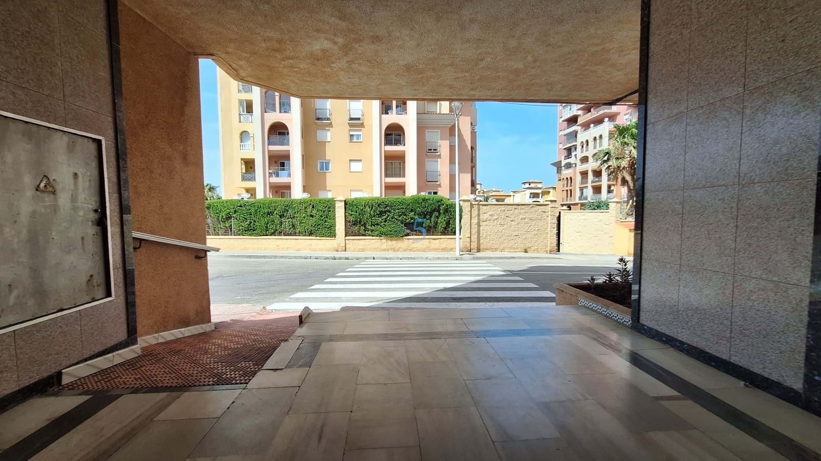 Studio à vendre à Torrevieja - 85 000 € (Ref: 9921426)
