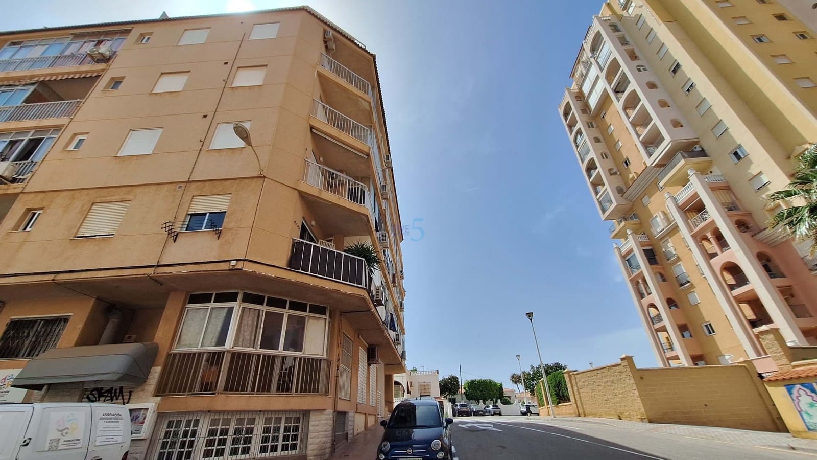 Studio à vendre à Torrevieja - 85 000 € (Ref: 9921426)