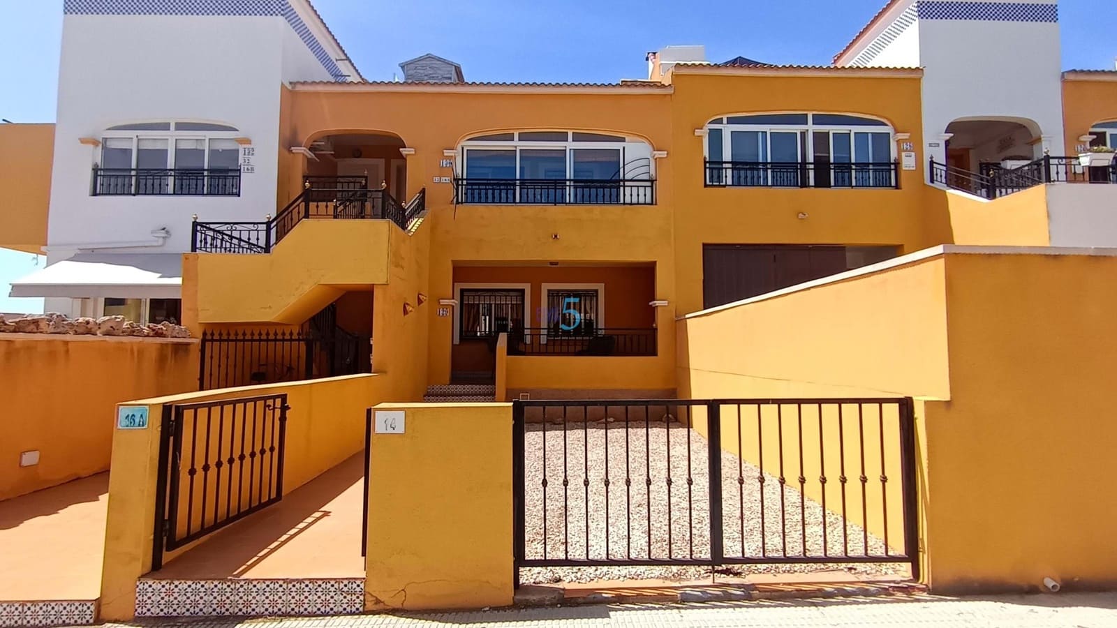 2 slaapkamer Appartement te koop in Los Montesinos met zwembad - € 125.000 (Ref: 9921427)