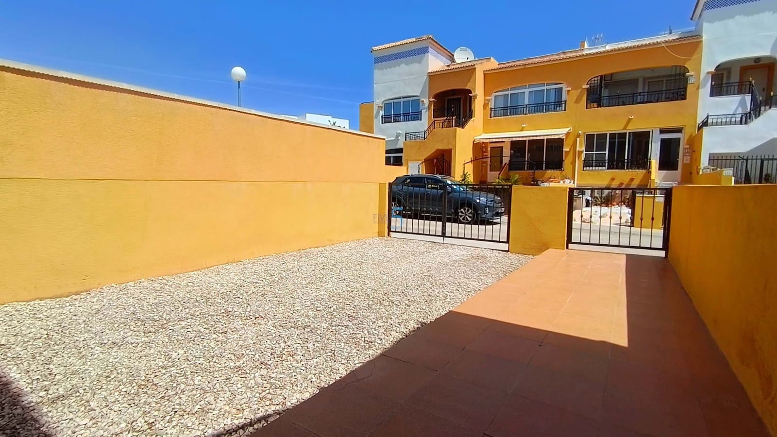 2 slaapkamer Appartement te koop in Los Montesinos met zwembad - € 125.000 (Ref: 9921427)