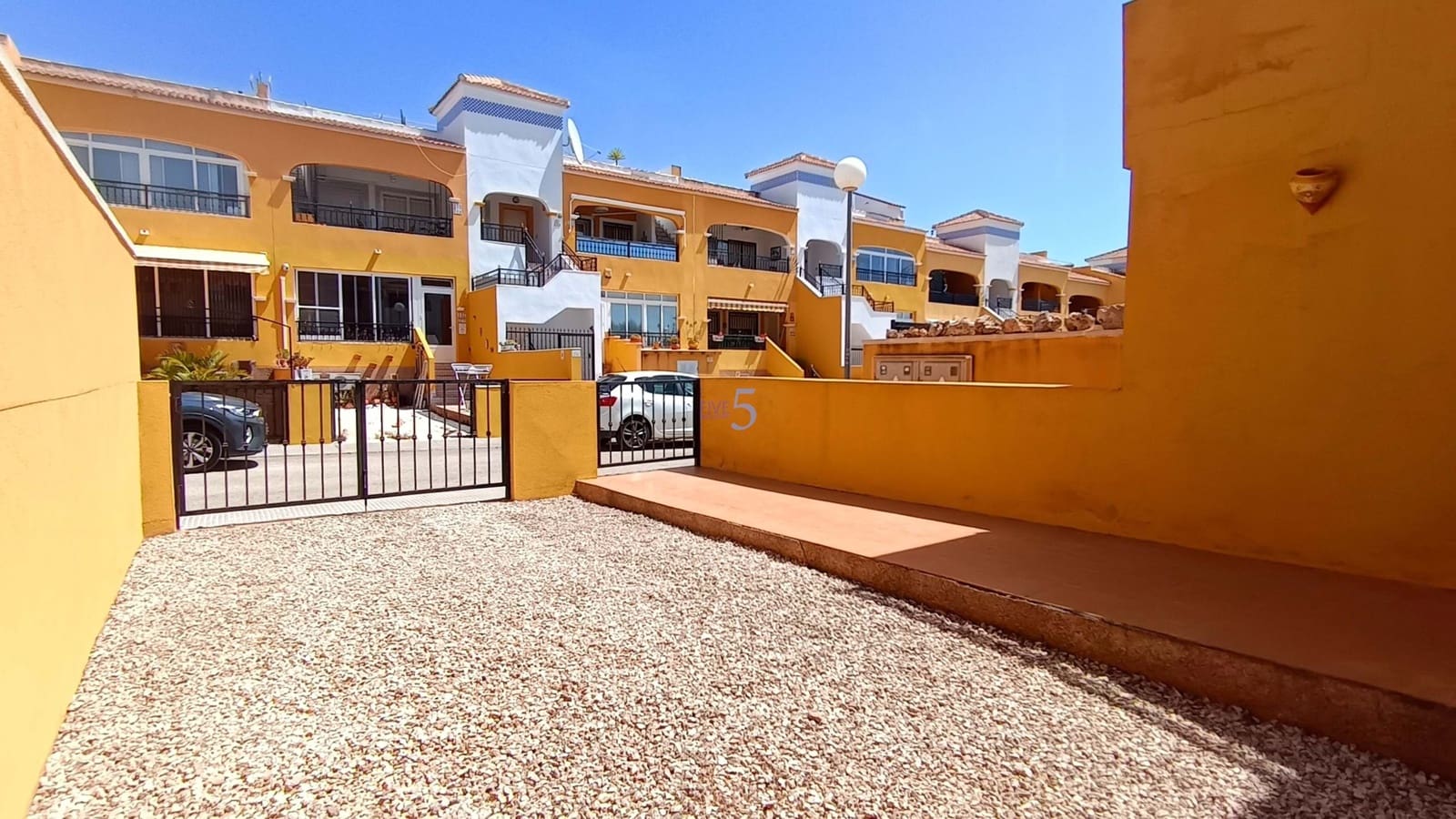 2 slaapkamer Appartement te koop in Los Montesinos met zwembad - € 125.000 (Ref: 9921427)