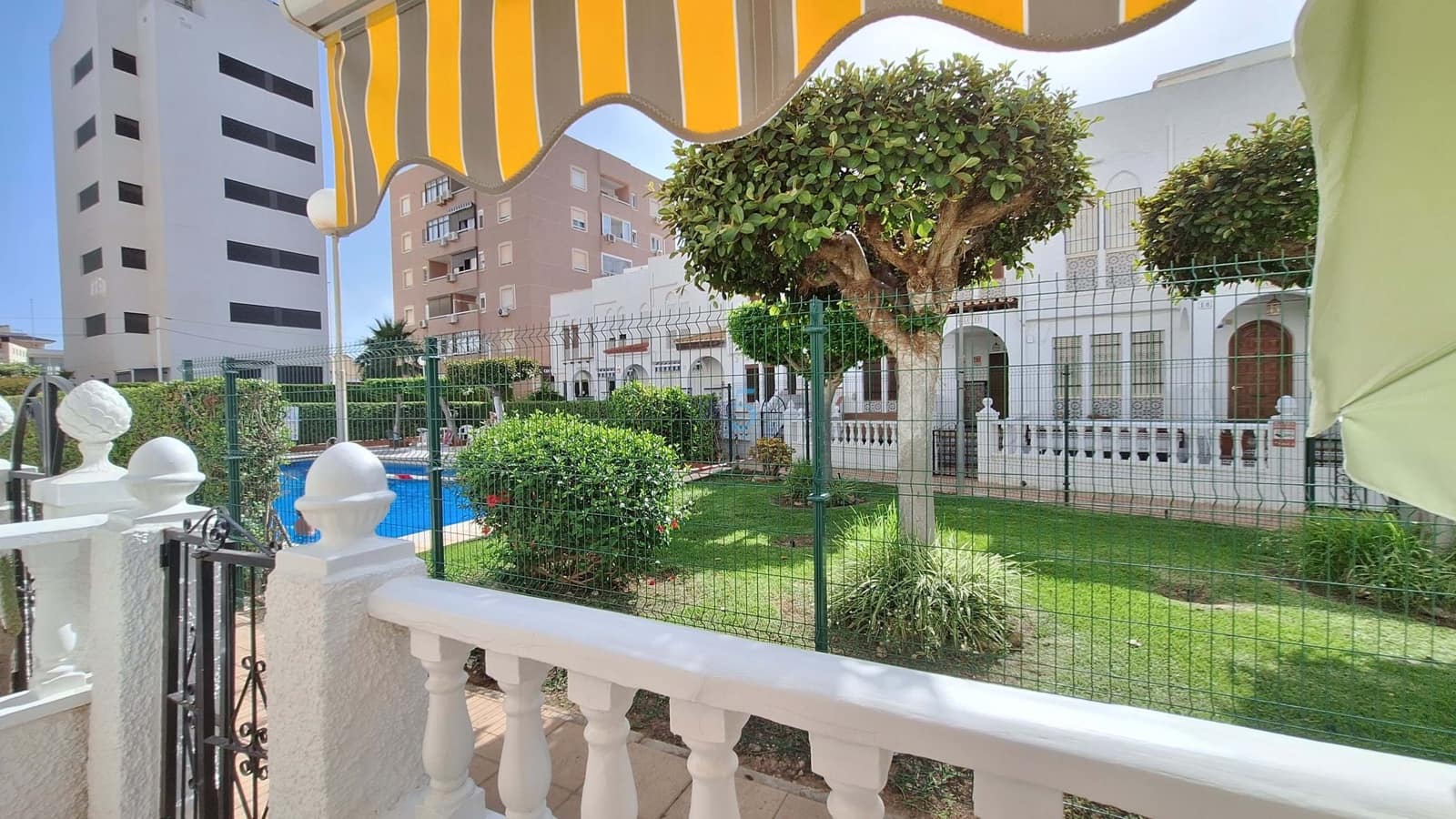 3 bedroom Townhouse for sale in La Mata with pool garage - € 219,000 (Ref: 9922735)