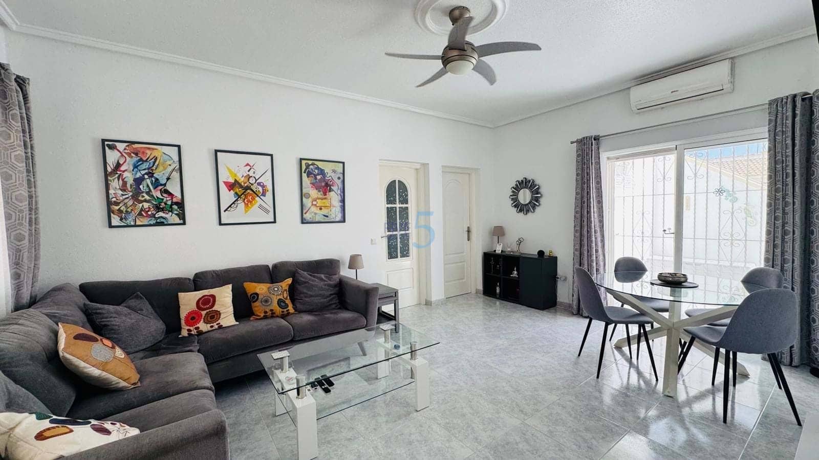 3 soveværelse Villa til salg i Ciudad Quesada med swimmingpool - € 284.000 (Ref: 9922737)