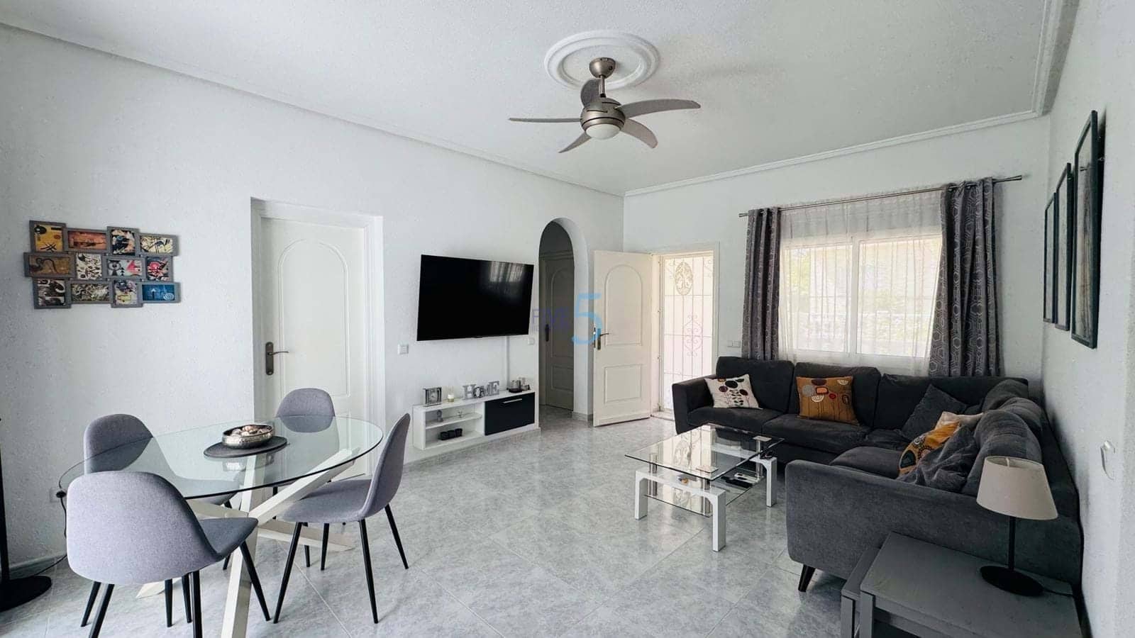 3 soveværelse Villa til salg i Ciudad Quesada med swimmingpool - € 284.000 (Ref: 9922737)