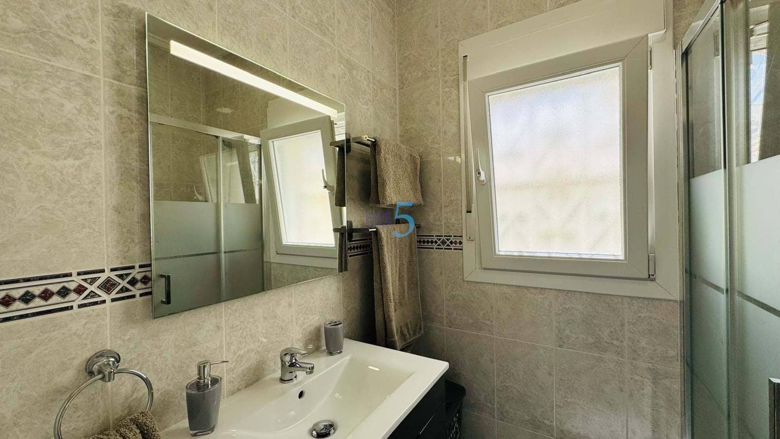 3 soveværelse Villa til salg i Ciudad Quesada med swimmingpool - € 284.000 (Ref: 9922737)