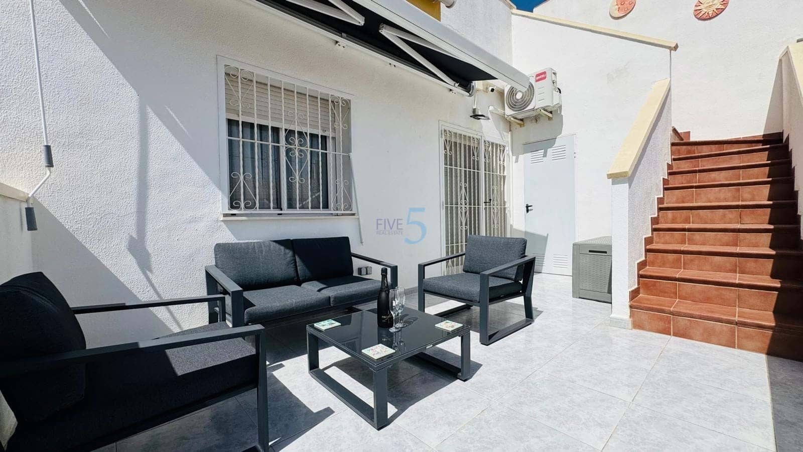 3 soveværelse Villa til salg i Ciudad Quesada med swimmingpool - € 284.000 (Ref: 9922737)