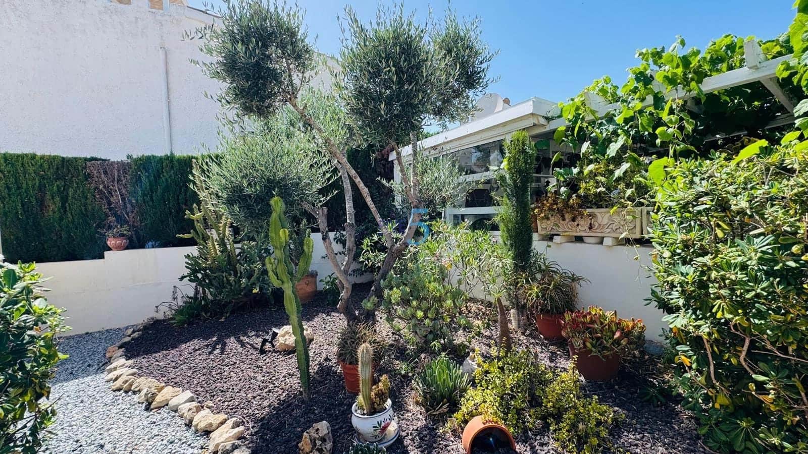3 soveværelse Villa til salg i Ciudad Quesada med swimmingpool - € 284.000 (Ref: 9922737)