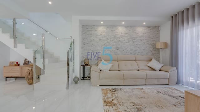 3 soveværelse Villa til salg i Vistabella, Orihuela med swimmingpool garage - € 429.900 (Ref: 9923020)