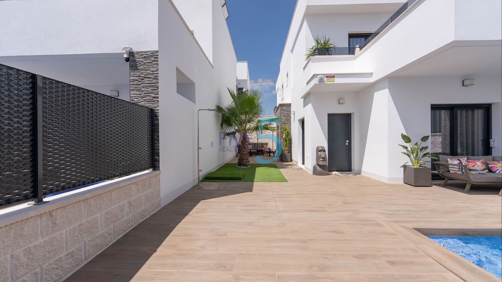 3 bedroom Villa for sale in Vistabella with pool garage - € 429,900 (Ref: 9923020)