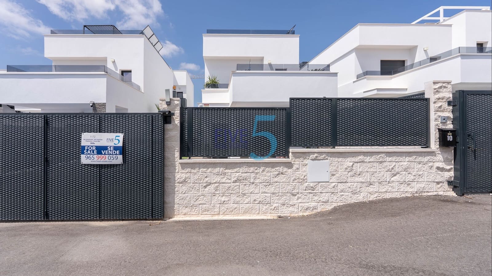 3 bedroom Villa for sale in Vistabella with pool garage - € 429,900 (Ref: 9923020)