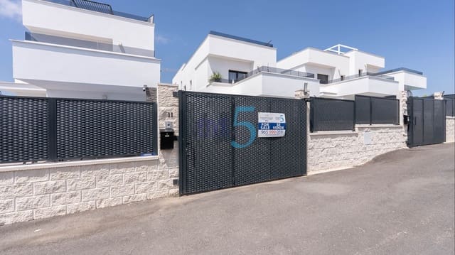 3 soveværelse Villa til salg i Vistabella, Orihuela med swimmingpool garage - € 429.900 (Ref: 9923020)