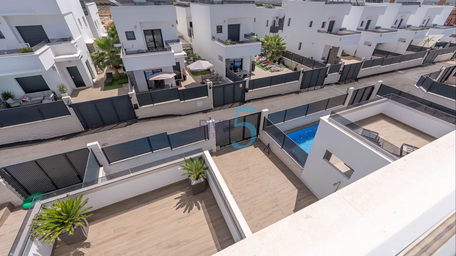 3 bedroom Villa for sale in Vistabella with pool garage - € 429,900 (Ref: 9923020)