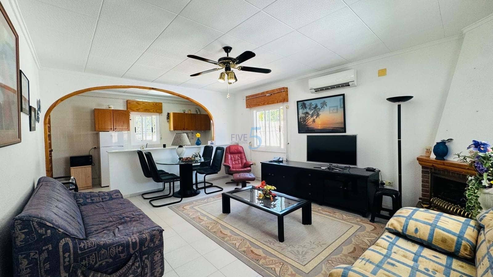 Chalet de 2 habitaciones en San Luis en venta con piscina - 269.000 € (Ref: 9923021)
