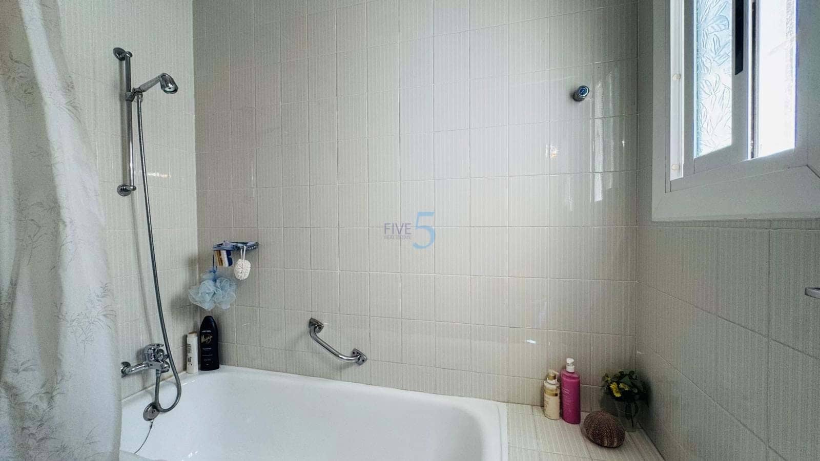 Chalet de 2 habitaciones en San Luis en venta con piscina - 269.000 € (Ref: 9923021)