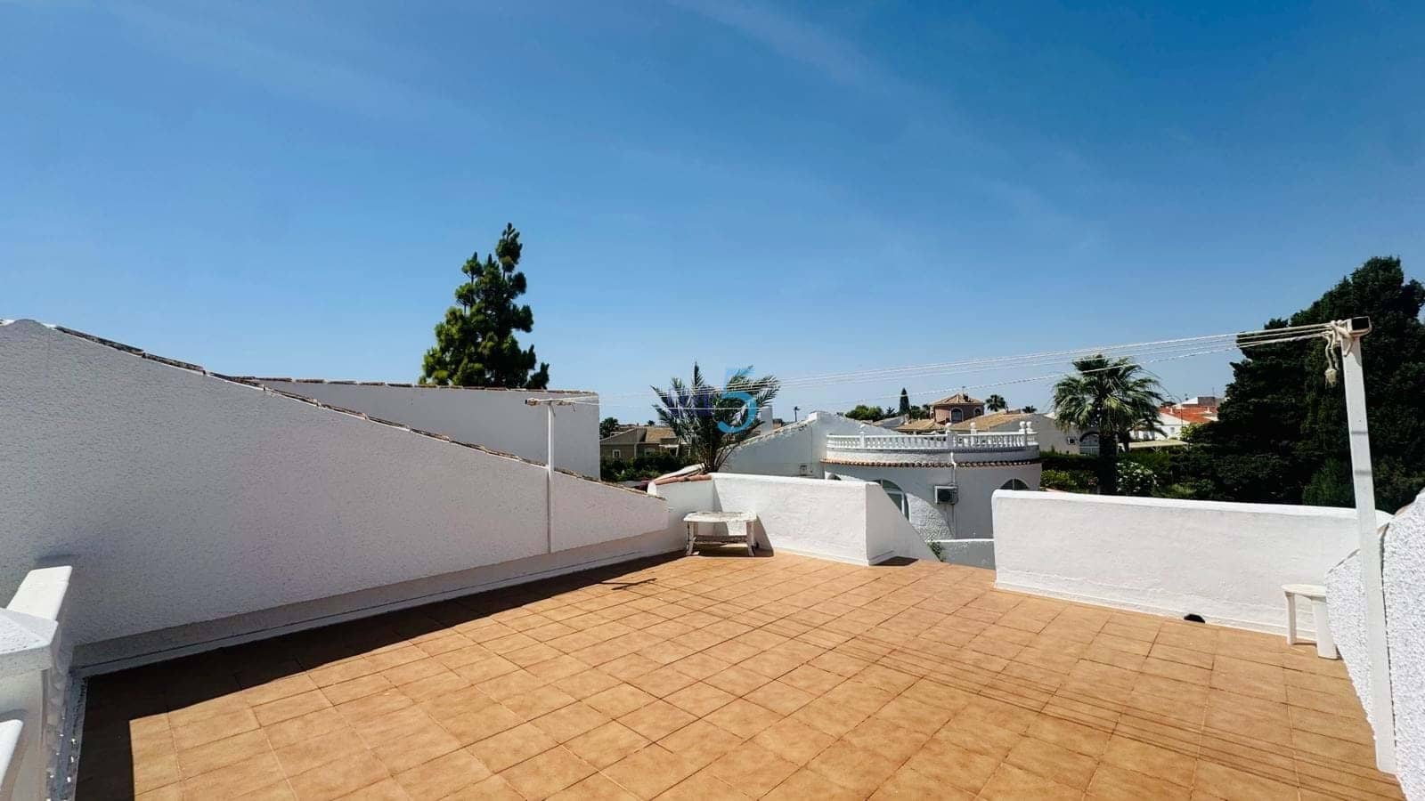 Chalet de 2 habitaciones en San Luis en venta con piscina - 269.000 € (Ref: 9923021)