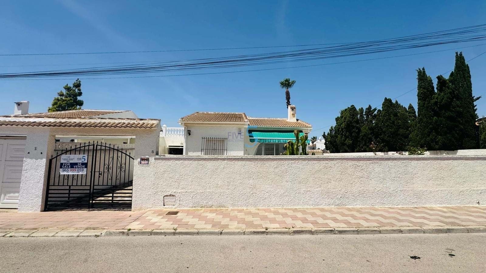 Chalet de 2 habitaciones en San Luis en venta con piscina - 269.000 € (Ref: 9923021)