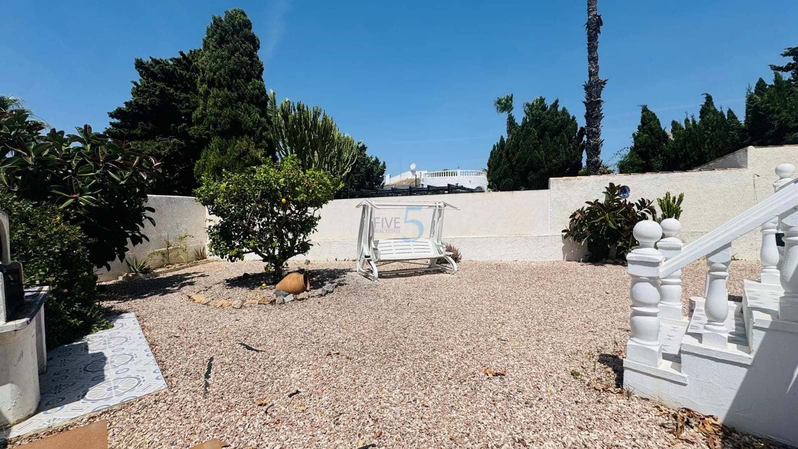 Chalet de 2 habitaciones en San Luis en venta con piscina - 269.000 € (Ref: 9923021)