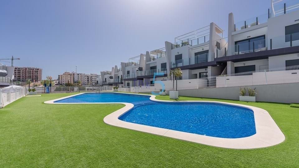 2 soverom Leilighet til salgs i San Miguel de Salinas med svømmebasseng - € 299 000 (Ref: 9924880)