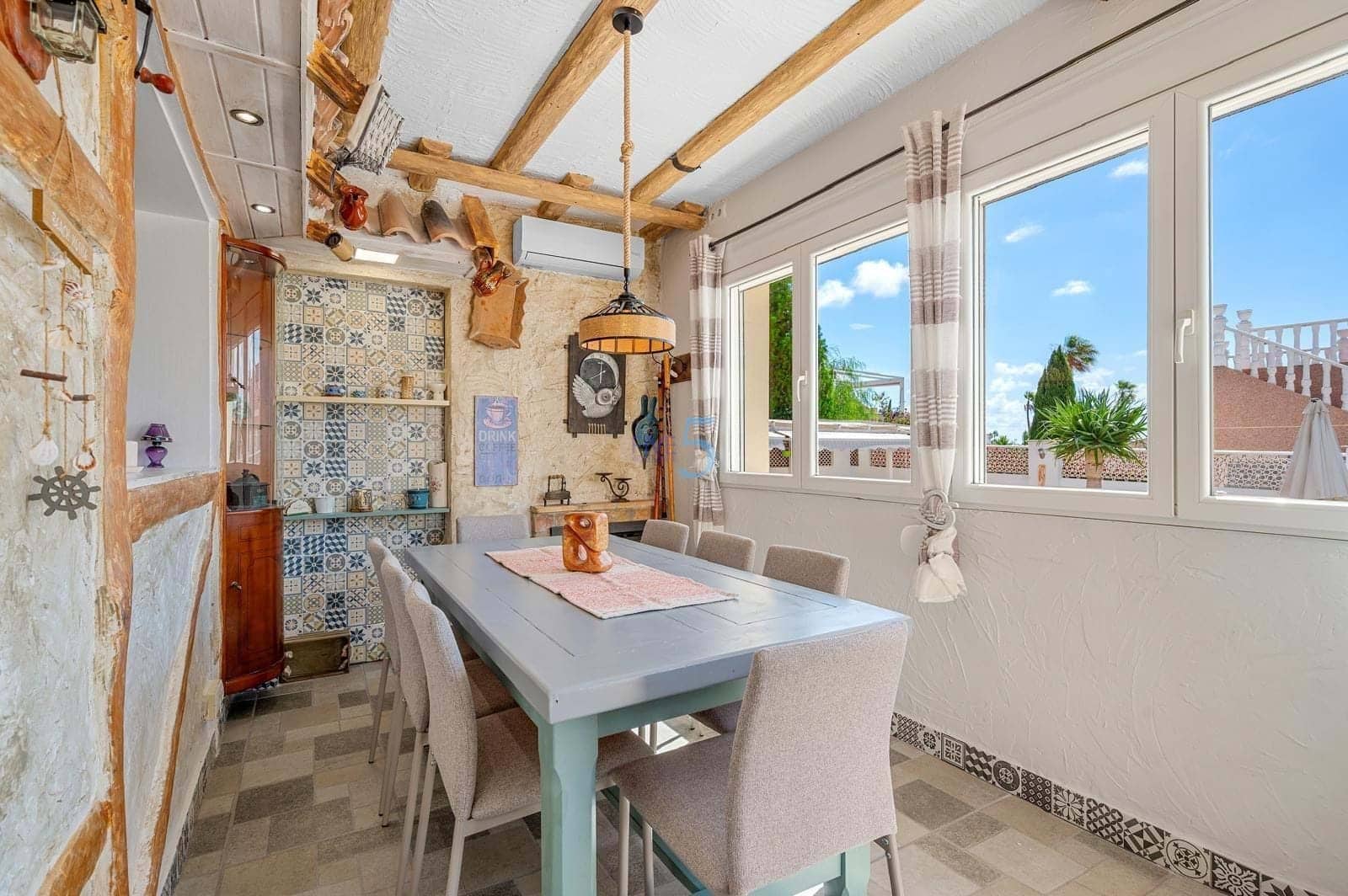 6 makuuhuone Huvila myytävänä paikassa Ciudad Quesada mukana uima-altaan 
autotalli - 645 000 € (Ref: 9924965)