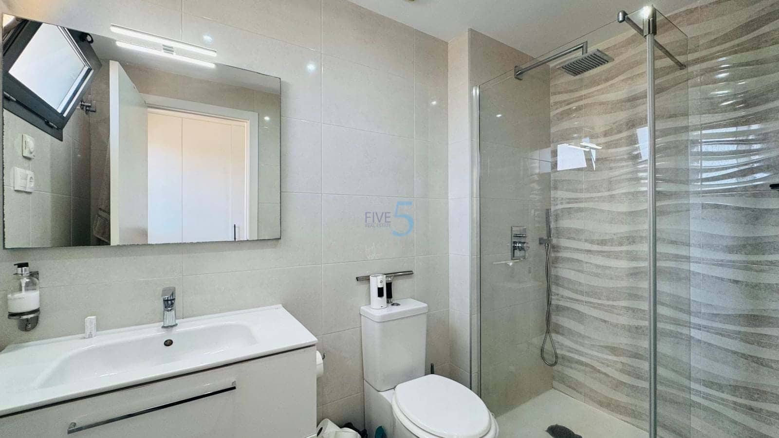 2 soveværelse Lejlighed til salg i Villamartin med swimmingpool garage - € 265.000 (Ref: 9926321)