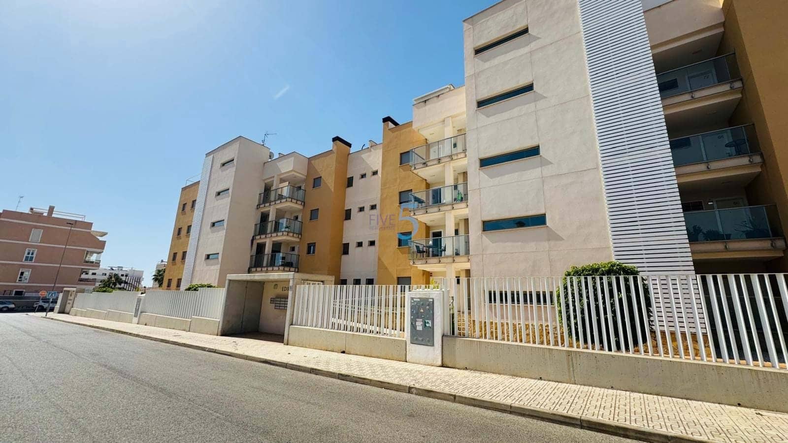 2 soveværelse Lejlighed til salg i Villamartin med swimmingpool garage - € 265.000 (Ref: 9926321)