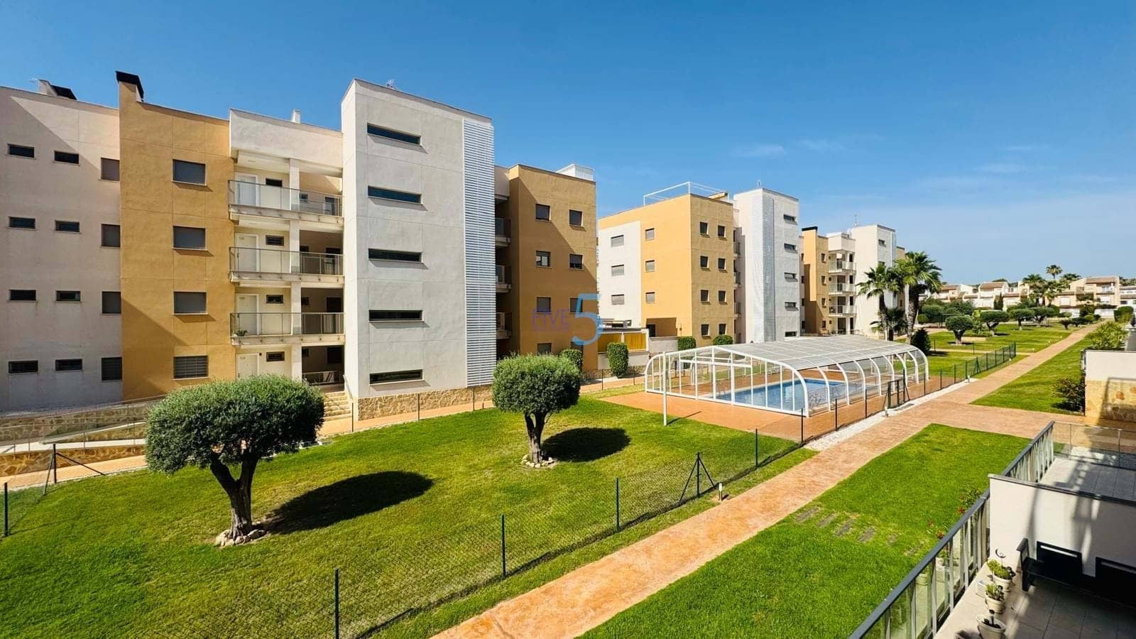 2 soveværelse Lejlighed til salg i Villamartin med swimmingpool garage - € 265.000 (Ref: 9926321)