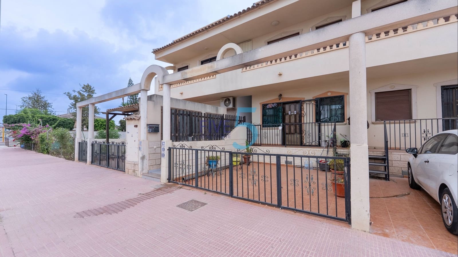 2 Zimmer Apartment zu verkaufen in Daya Nueva mit Pool Garage - 112.000 € (Ref: 9928376)