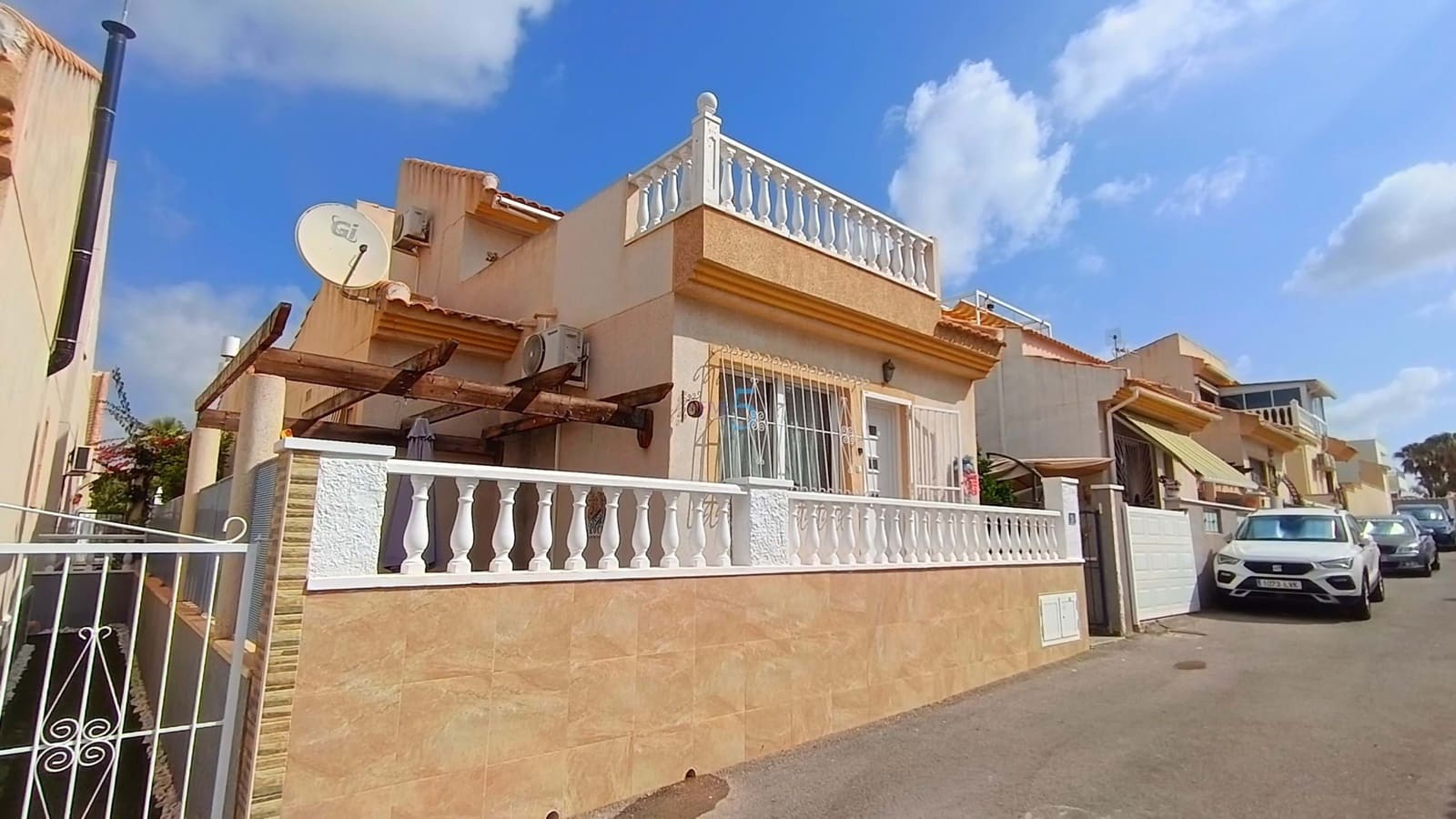 3 soveværelse Villa til salg i Ciudad Quesada med swimmingpool - € 175.000 (Ref: 9928504)