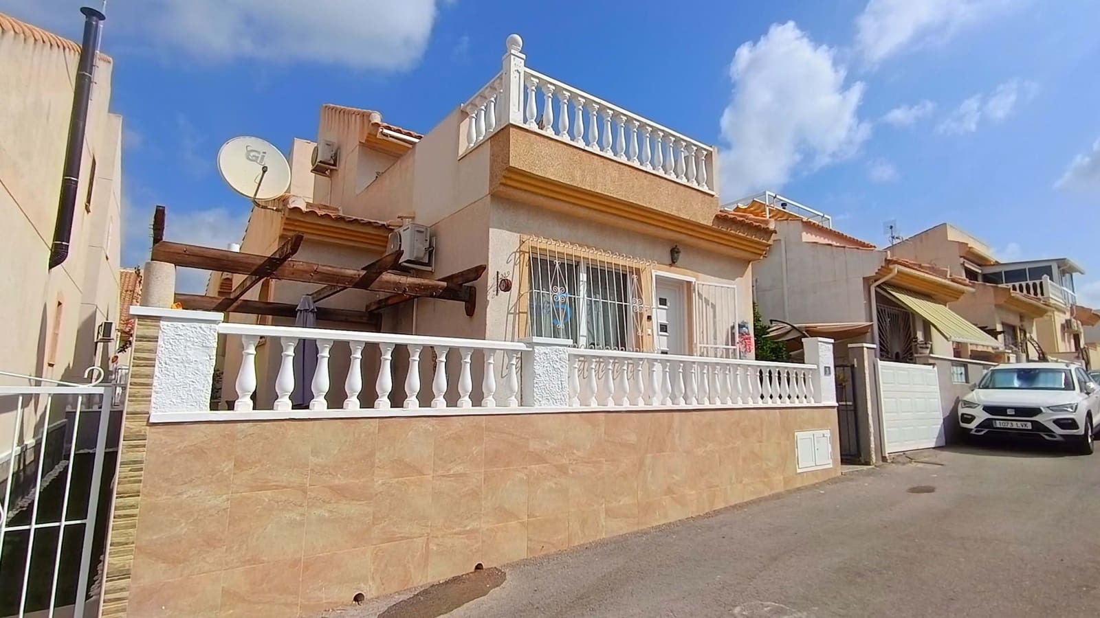 3 soveværelse Villa til salg i Ciudad Quesada med swimmingpool - € 175.000 (Ref: 9928504)