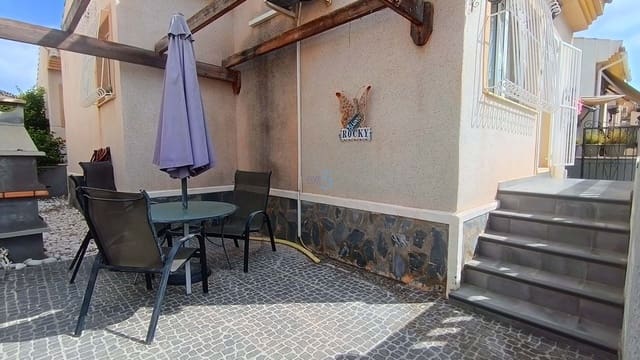 3 soveværelse Villa til salg i Ciudad Quesada, Rojales med swimmingpool - € 175.000 (Ref: 9928504)