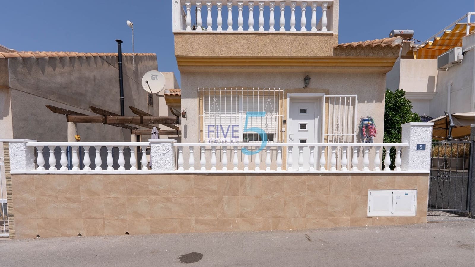 3 Zimmer Villa zu verkaufen in Ciudad Quesada mit Pool - 169.000 € (Ref: 9928504)
