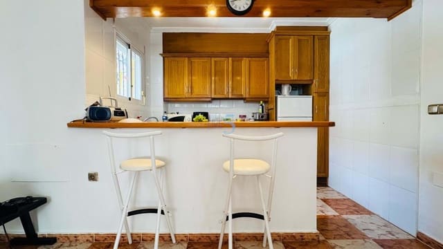 2 slaapkamer Huis te koop in Villamartin, Orihuela met zwembad garage - € 189.000 (Ref: 9928505)