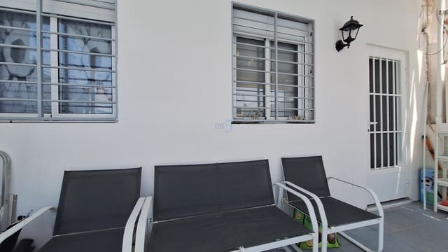 2 soveværelse Semi-Rækkehus til salg i Torrevieja med swimmingpool - € 169.000 (Ref: 9929963)
