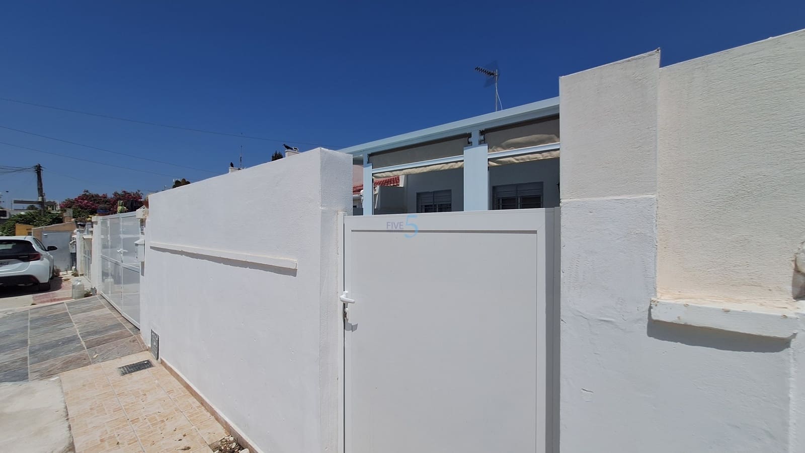 2 soveværelse Semi-Rækkehus til salg i Torrevieja med swimmingpool - € 169.000 (Ref: 9929963)