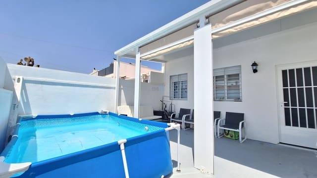 2 soveværelse Semi-Rækkehus til salg i Torrevieja med swimmingpool - € 169.000 (Ref: 9929963)