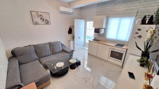 2 soveværelse Semi-Rækkehus til salg i Torrevieja med swimmingpool - € 169.000 (Ref: 9929963)