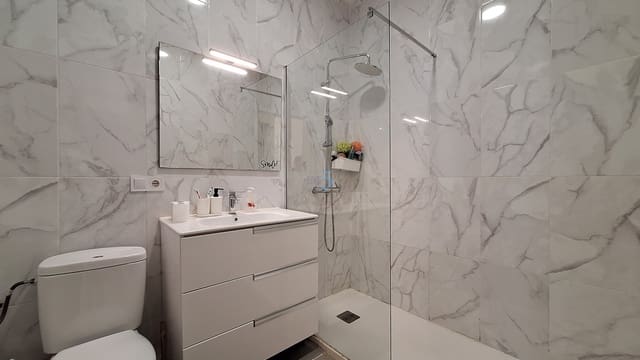 2 soveværelse Semi-Rækkehus til salg i Torrevieja med swimmingpool - € 169.000 (Ref: 9929963)