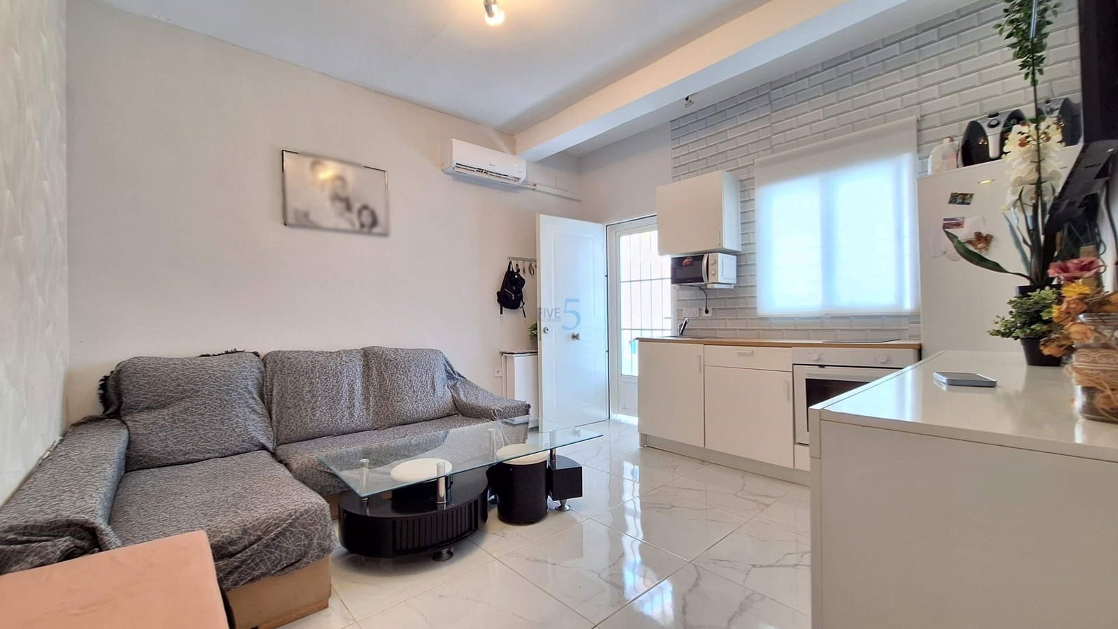 2 soveværelse Semi-Rækkehus til salg i Torrevieja med swimmingpool - € 169.000 (Ref: 9929963)