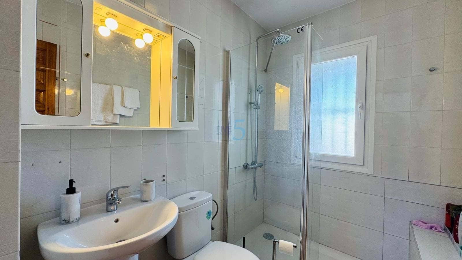 2 soveværelse Byhus til salg i Villamartin med swimmingpool - € 245.000 (Ref: 9932084)