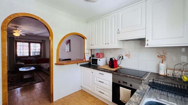 2 soveværelse Byhus til salg i Villamartin, Orihuela med swimmingpool - € 245.000 (Ref: 9932084)
