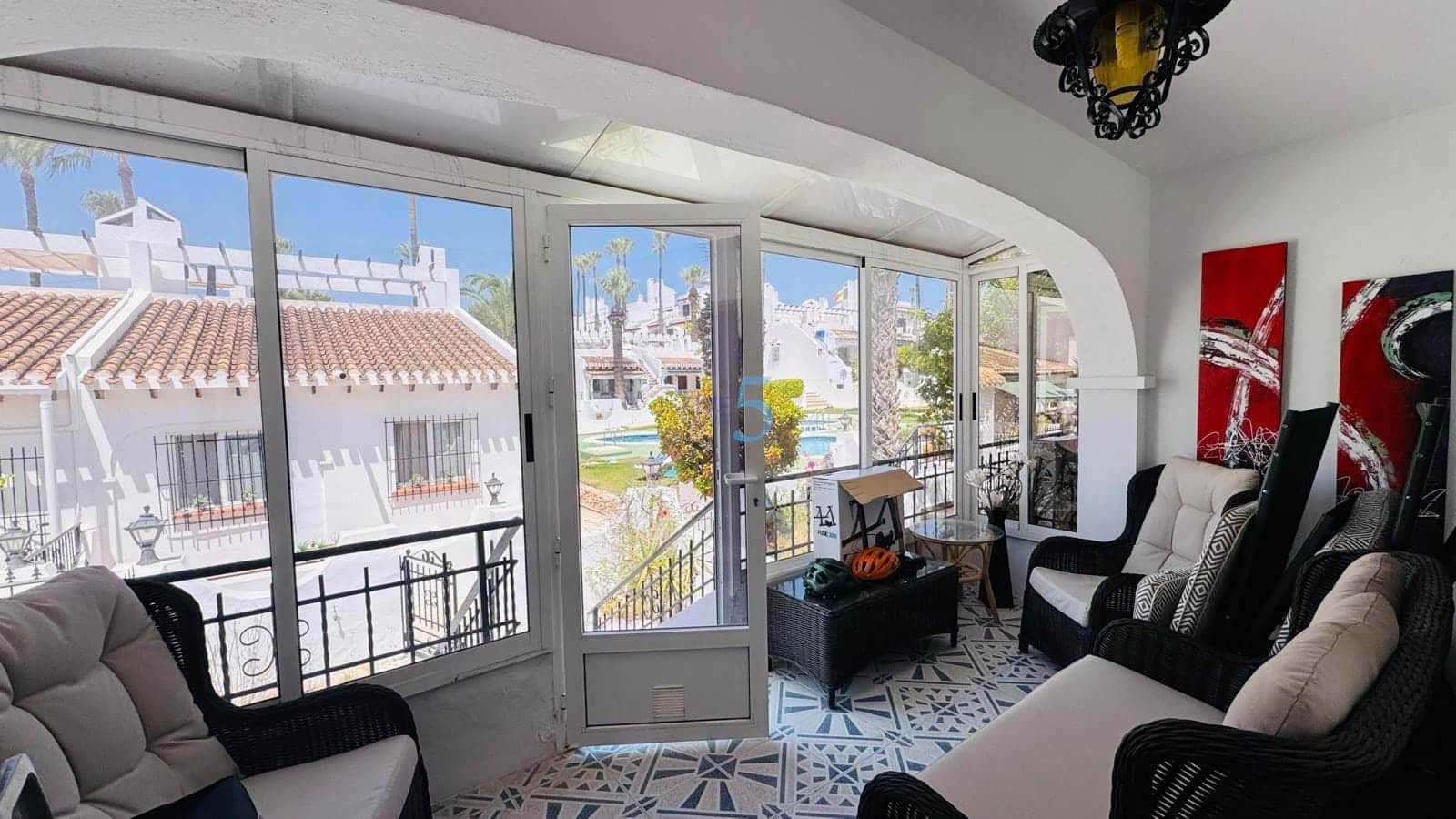 2 soveværelse Byhus til salg i Villamartin med swimmingpool - € 245.000 (Ref: 9932084)