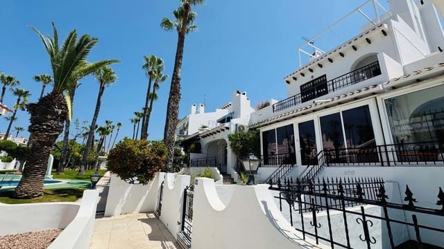 2 soveværelse Byhus til salg i Villamartin, Orihuela med swimmingpool - € 245.000 (Ref: 9932084)
